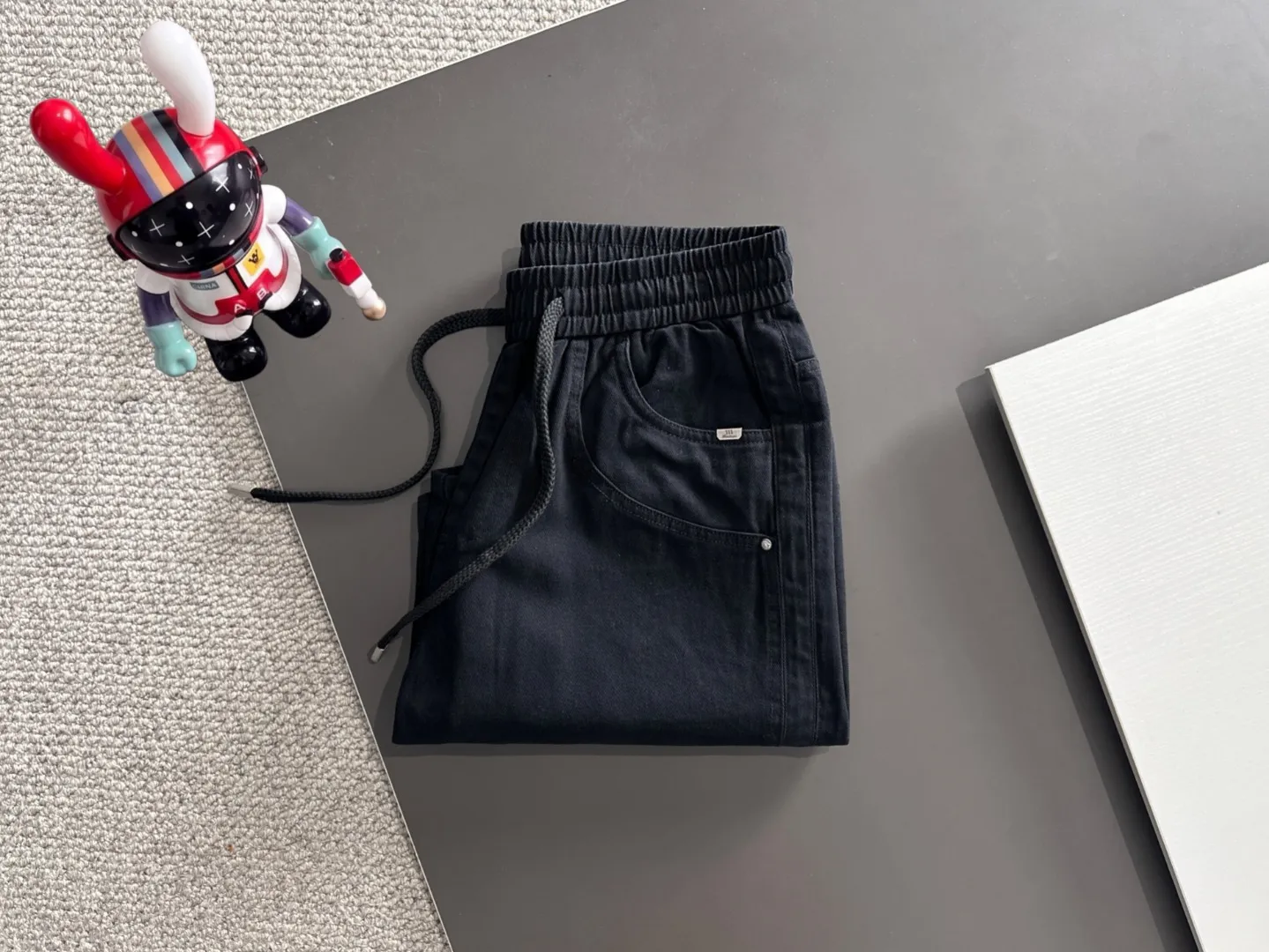 Next day shipment P160 Premium Balenciaga 2026 Spring/Summer New Arrival elastic band casual shorts, counter-customized fabrics Breathable, high comfort, impeccable details, brand element design concept, reflecting high quality. It feels delicate and soft! It presents a casual cut and the upper body shape is great! Sizes:S-3XL